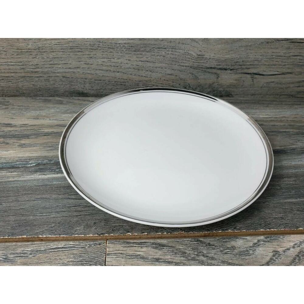 Fukagawa Arita 900P White and Silver Salad Dessert Plate